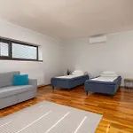 Family House Apartamento