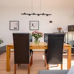 Family House Apartamento