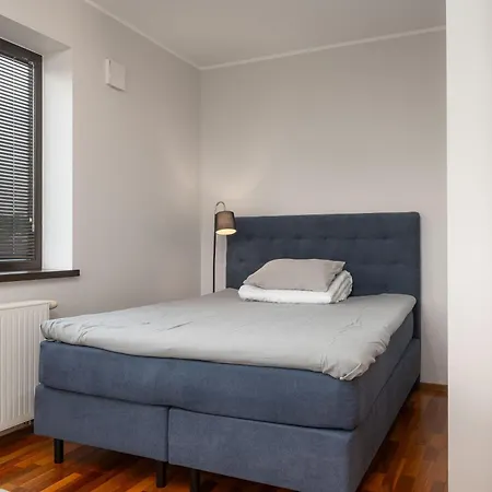 Apartament Family House Parnawa