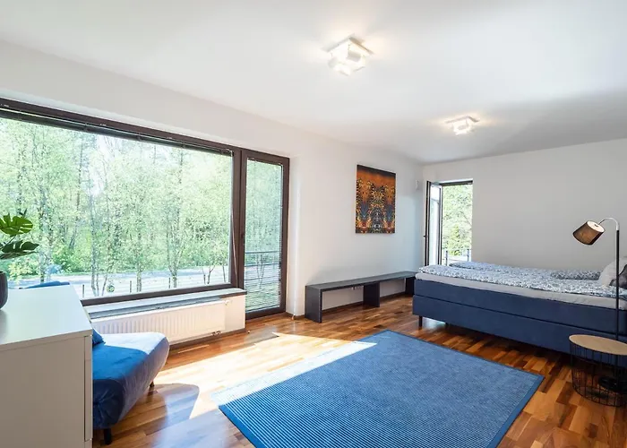 Family House شقة بارنو