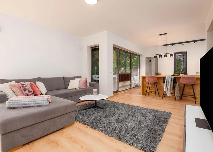 Family House شقة *