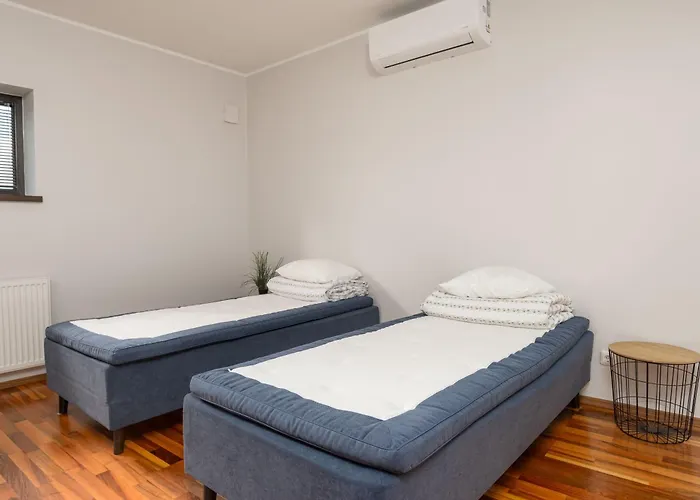 Family House شقة *