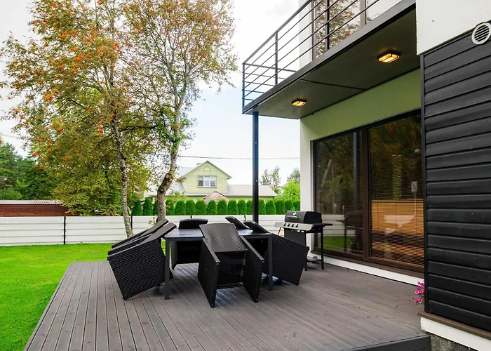 Family House شقة بارنو