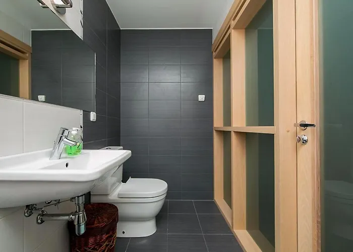 Family House * بارنو